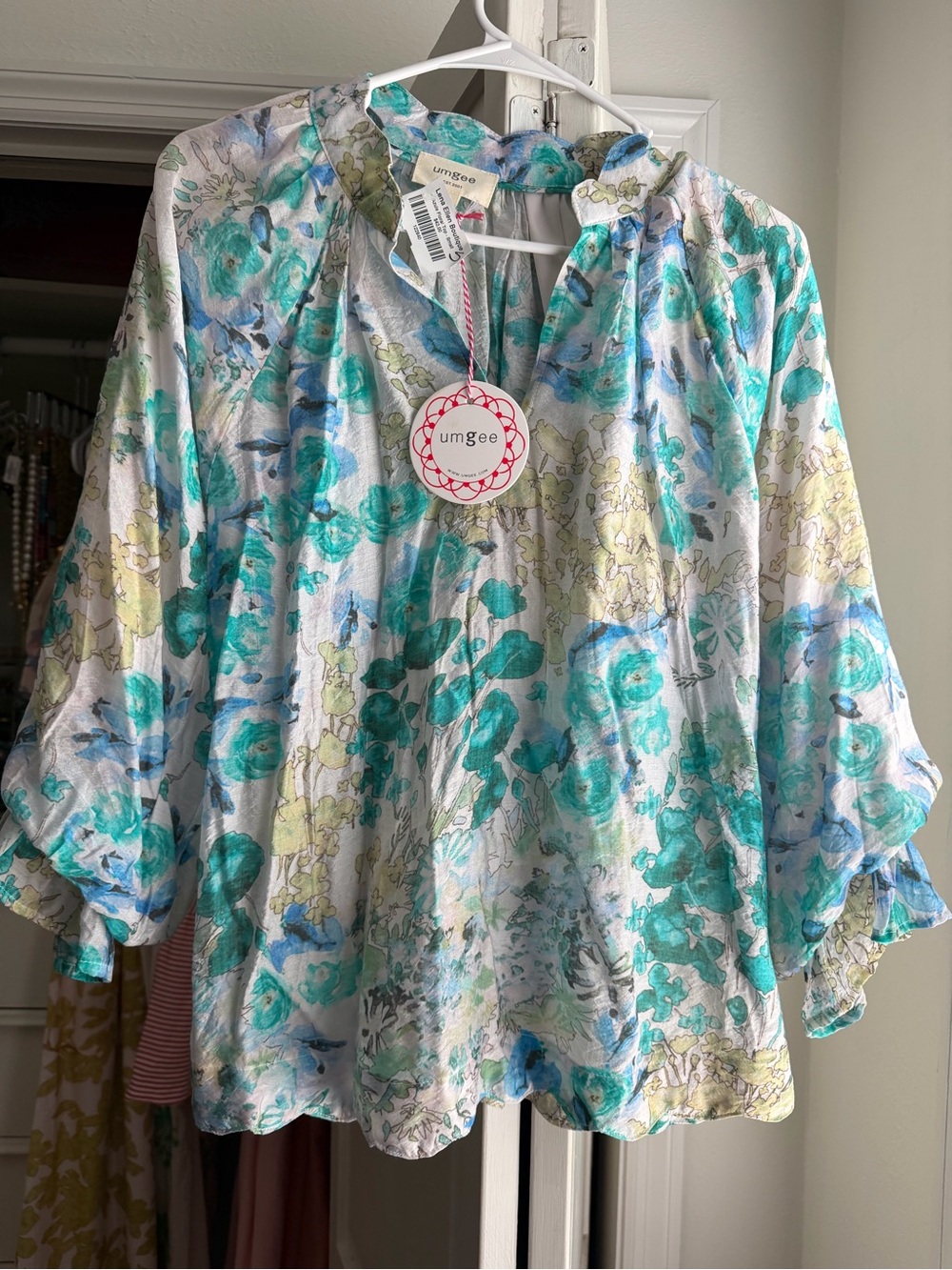 Umgee Teal & White Floral Peasant Blouse